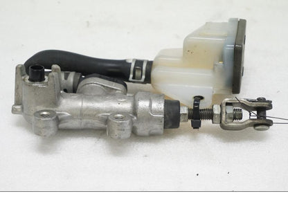 Framsidan på Bromshuvudcylinder från en Suzuki GSX-R 600 -2004 motorcykel.