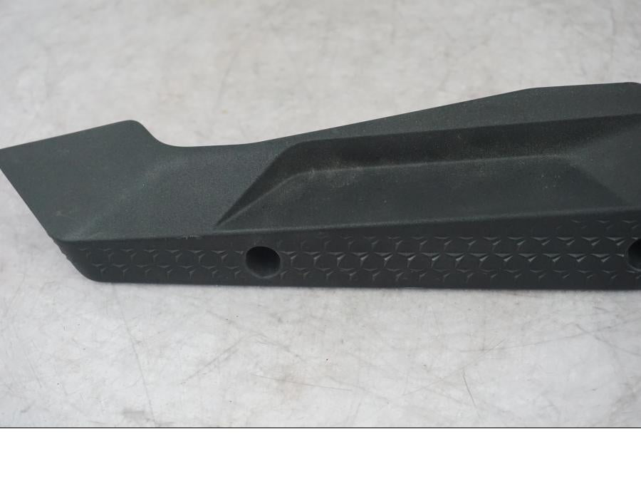 Höger sida på Bakvinge från en KTM 1290 Super Adventure S -2022 motorcykel.