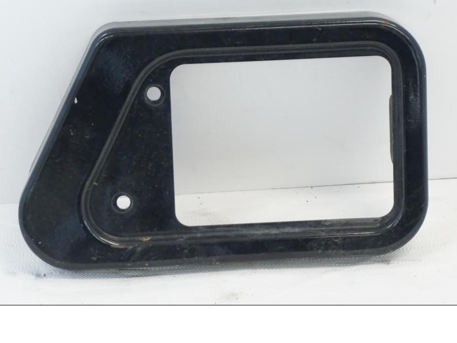 Framsidan på Likriktarskydd från en Kawasaki VN 1500 Mean Streak -2002 motorcykel.