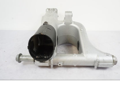 Vänster sida på Sving från en Honda VFR 1200 -2010 motorcykel.