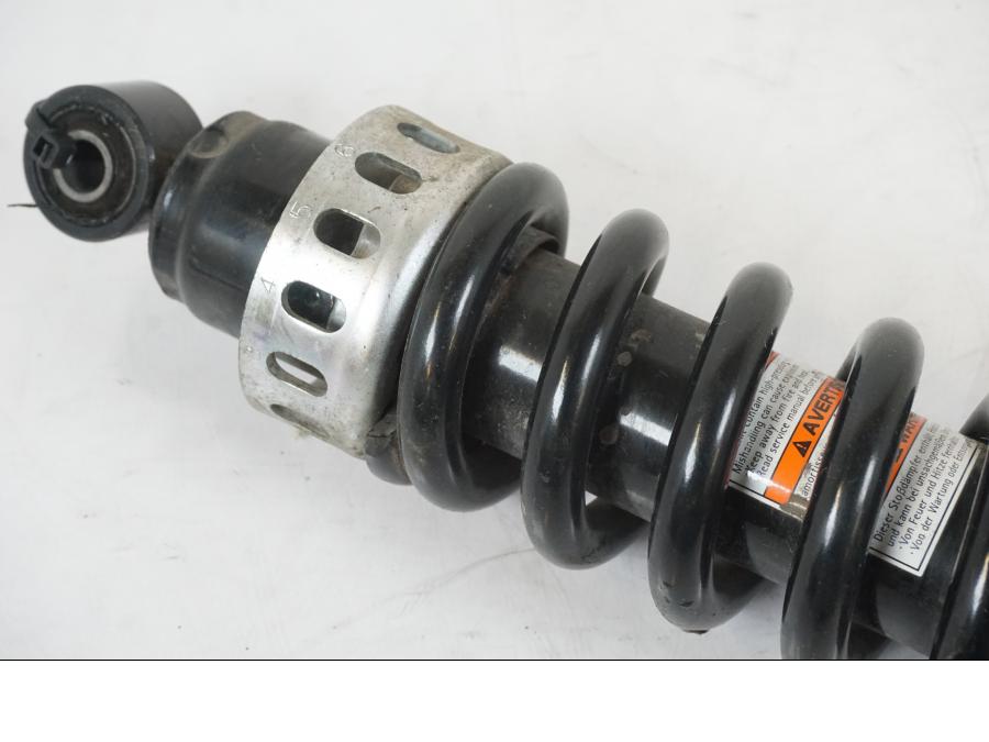 Snett uppifrån på Stötdämpare från en Suzuki VZR 1800 -2009 motorcykel.