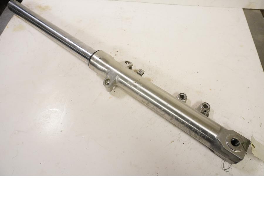 Framsidan på Gaffelben från en Suzuki SV 650 -1999 motorcykel.