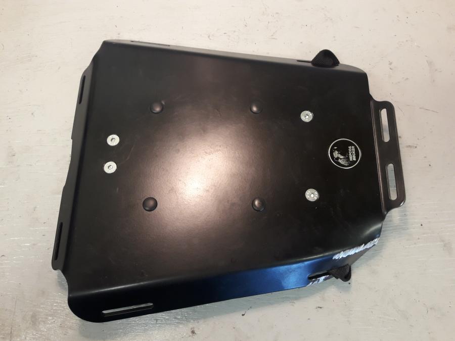 Framsidan på Pakethållare från en Triumph Daytona 675 -2012 motorcykel.