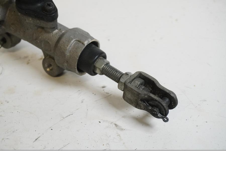 Vänster sida på Bromshuvudcylinder från en Suzuki GSX-R 600 -2000 motorcykel.