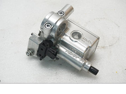 Baksidan på Kopplingshuvudcylinder från en Kawasaki VN 1500 Mean Streak -2003 motorcykel.