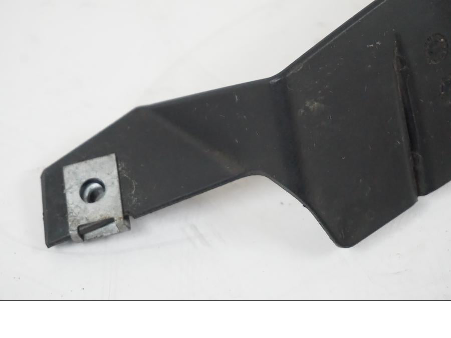 Baksidan på Luftvinge från en BMW F 650 CS -2002 motorcykel.