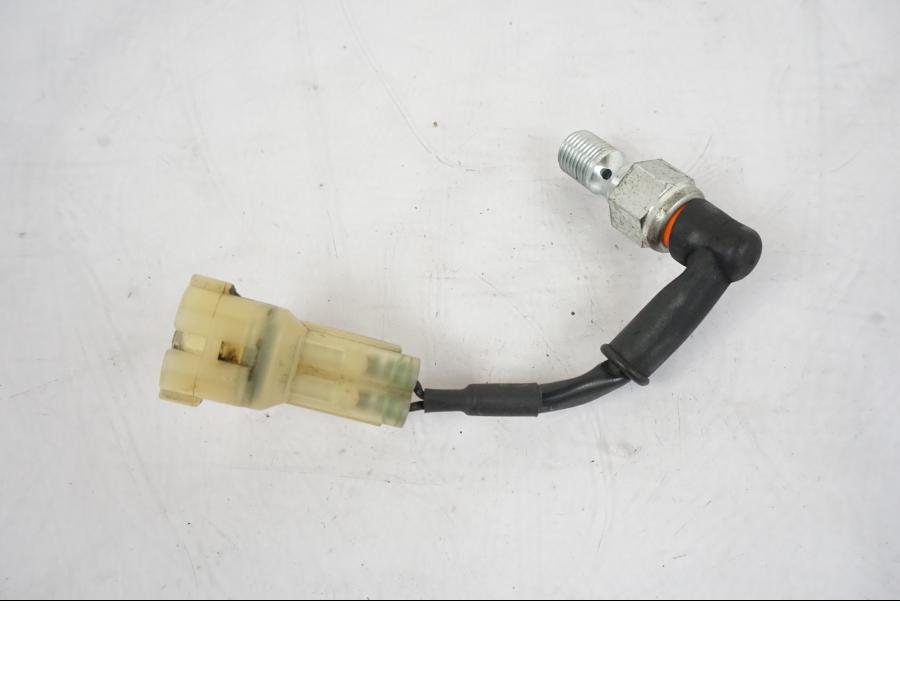 Framsidan på Bromsljuskontakt från en KTM 790 Duke -2019 motorcykel.