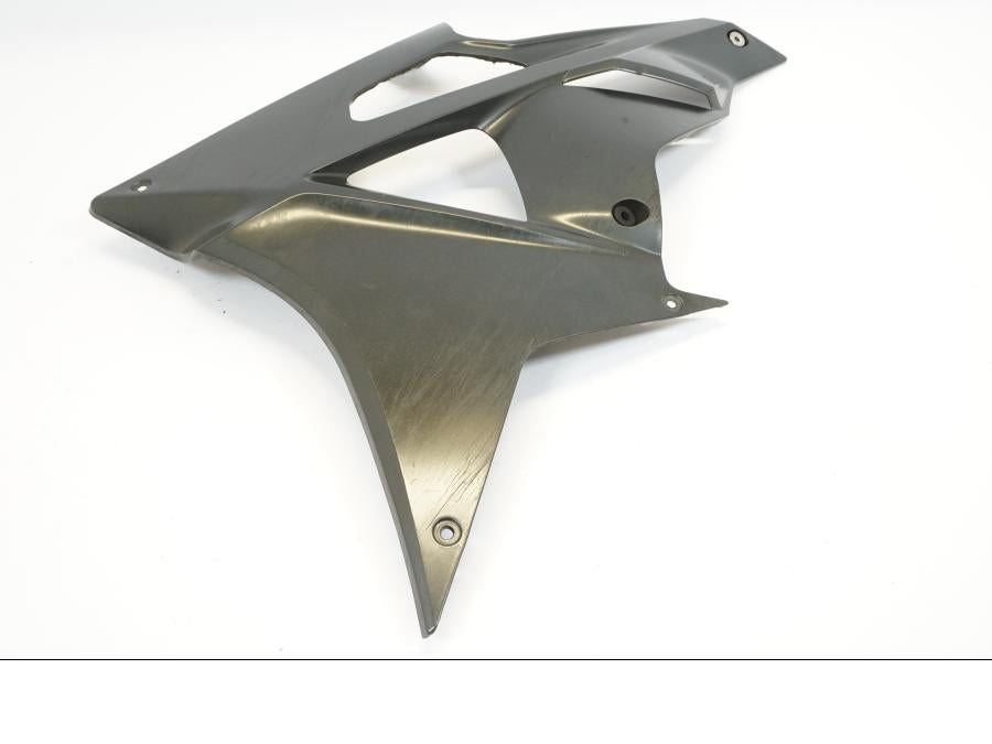 Höger sida på Motorspoiler från en BMW S 1000 RR -2010 motorcykel.