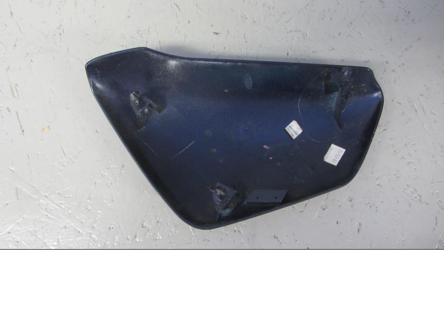 Baksidan på Sidopanel från en Triumph Thunderbird 1600 -2011 motorcykel.