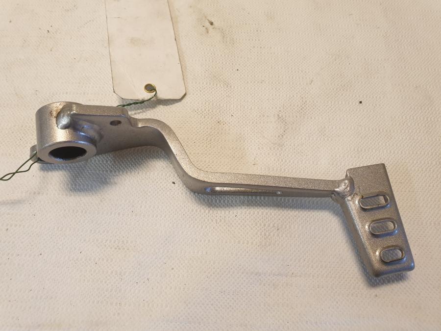 Framsidan på Bromspedal från en Kawasaki Z 125 -2019 motorcykel.