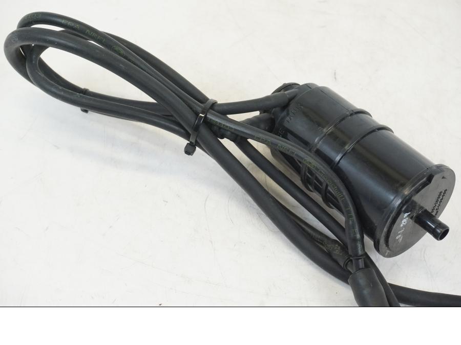 Höger sida på Bensintanksavluftare från en Husqvarna 701 Supermoto -2020 motorcykel.