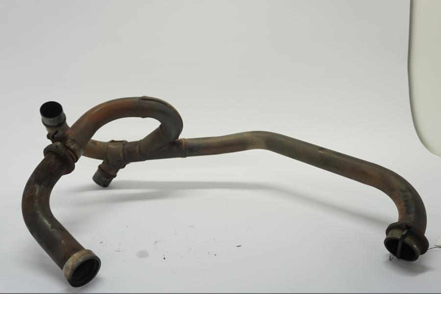 Baksidan på Grenrör från en Honda VTR 1000 F -2005 motorcykel.