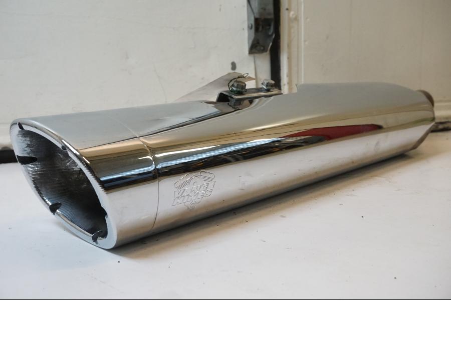 Framsidan på Ljuddämpare Sport från en H-D Street Glide FLHX -2016 motorcykel.