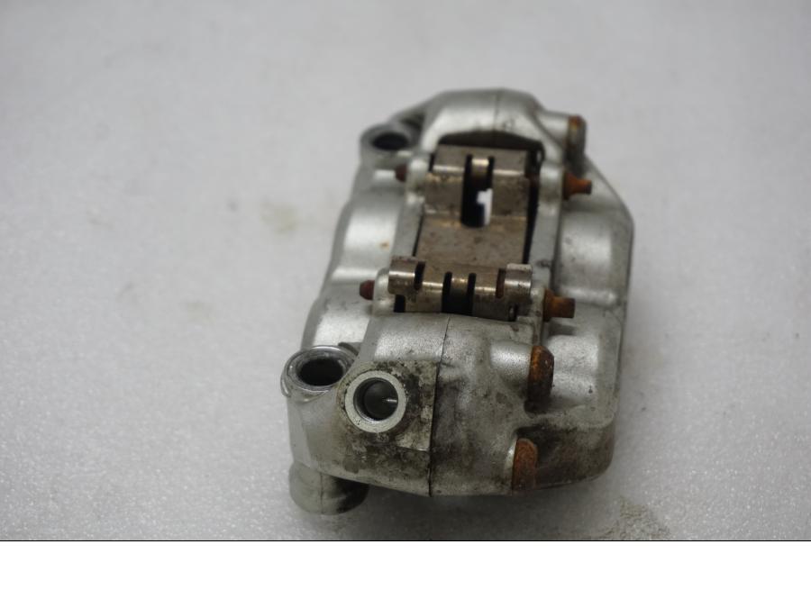 Vänster sida på Bromsok från en Ducati Monster 696 -2010 motorcykel.