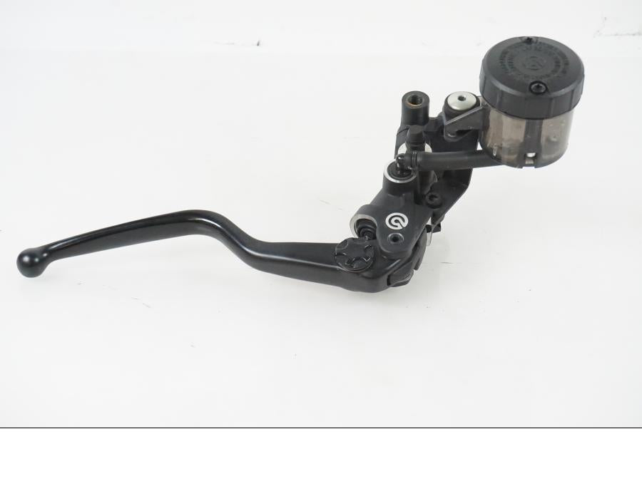 Baksidan på Bromshuvudcylinder från en H-D Adventure Pan America Special RA1250S -2021 motorcykel.