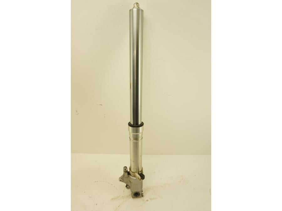 Baksidan på Gaffelben från en Honda CBR 900 RR -1997 motorcykel.