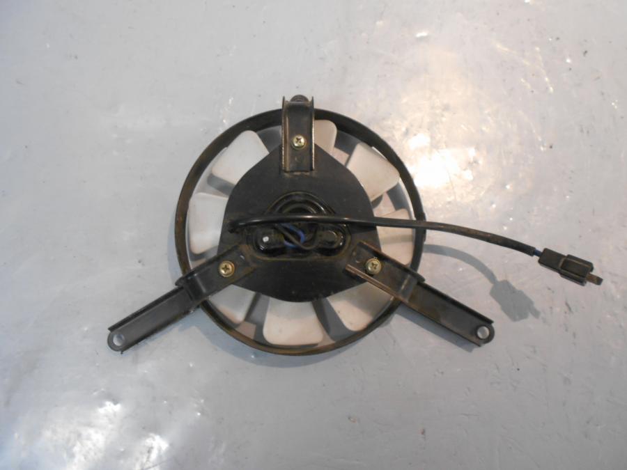 Framsidan på Vattenkylfläkt från en Yamaha XTZ 750 -1994 motorcykel.