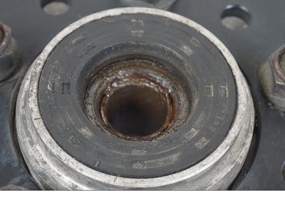 Vänster sida på Drevfäste från en Honda CBR 1000 F -1989 motorcykel.