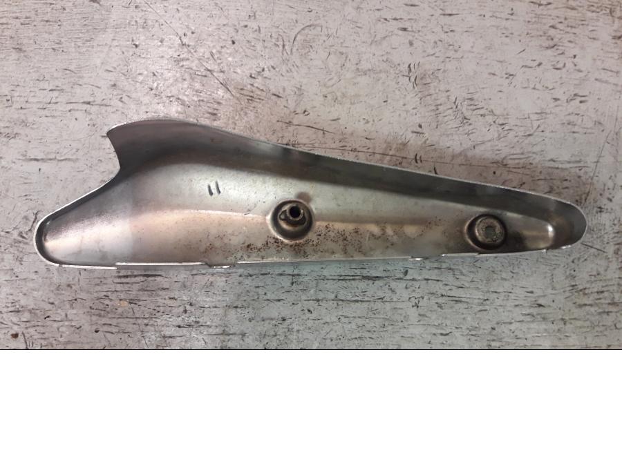 Baksidan på Bakskärmstag från en Suzuki VZ 1600 -2005 motorcykel.