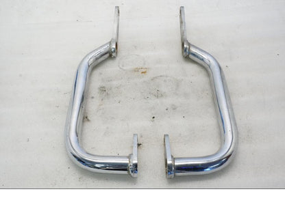 Framsidan på Motorskyddsbåge från en Yamaha XVS 650 -1999 motorcykel.