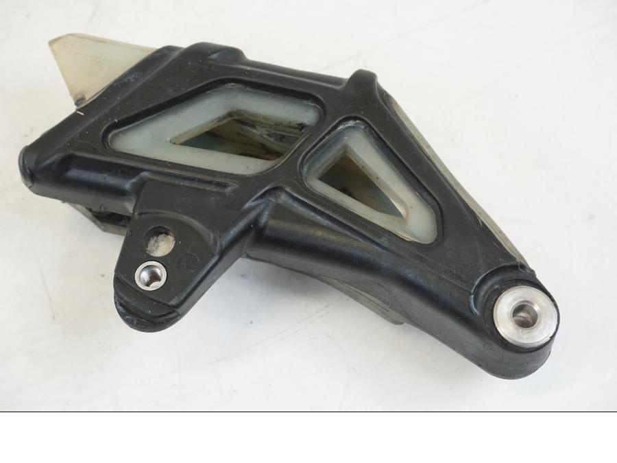 Framsidan på Kedjeguide från en Husqvarna 701 Supermoto -2020 motorcykel.