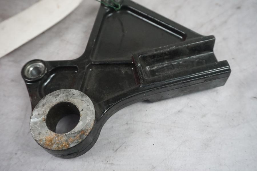 Snett uppifrån på Bromsoksfäste från en Kawasaki ZX-10R -2005 motorcykel.