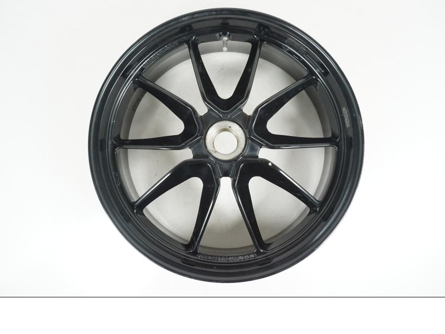 Framsidan på Fälg från en Ducati Hyperstrada -2013 motorcykel.