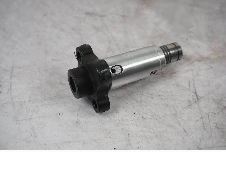 Framsidan på Kamkedjesträckare från en Triumph Tiger Explorer -2016 motorcykel.