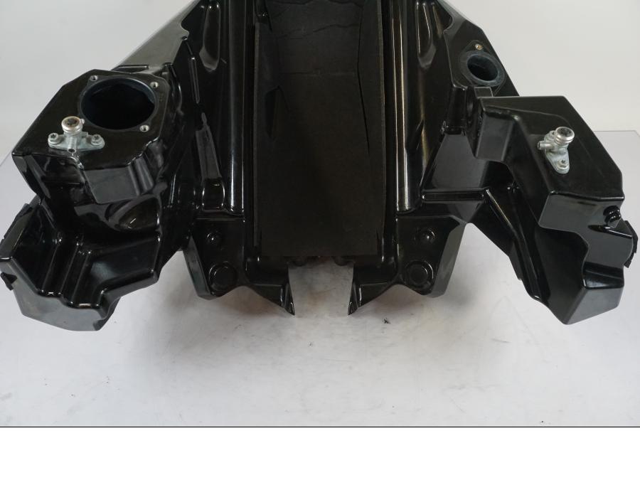 Extrabild3 på Bensintank från en KTM 1290 Super Duke -2019 motorcykel.