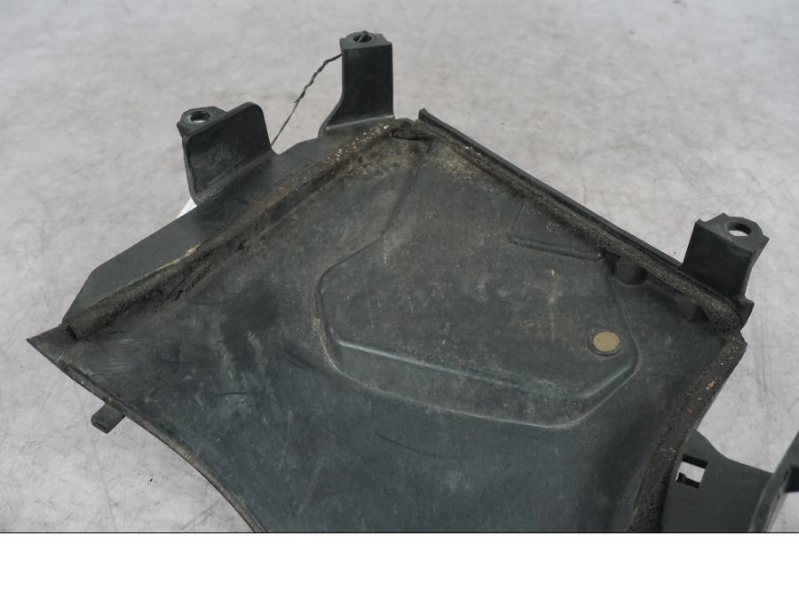 Höger sida på Luftvinge från en Buell 1125 R -2008 motorcykel.