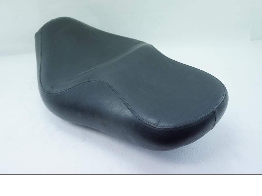 Höger sida på Sadel från en Kawasaki Vulcan 800 Drifter -1999 motorcykel.