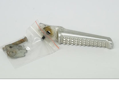 Baksidan på Fotpinne från en Honda CBR 900 RR -2002 motorcykel.