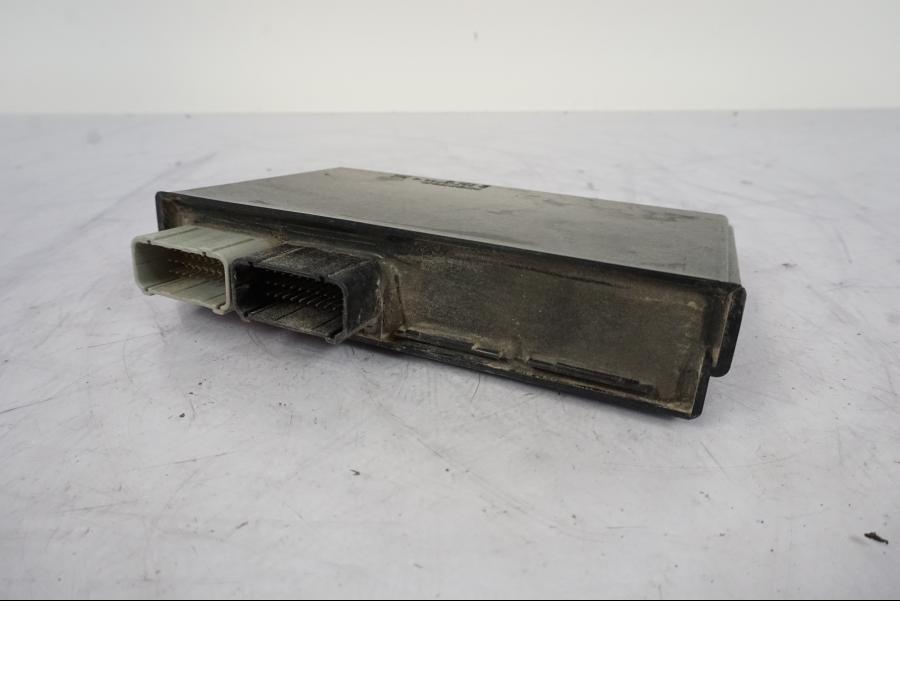 Framsidan på CDI / ECU från en Honda CRF 1000 Africa Twin -2016 motorcykel.