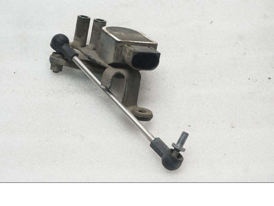 Baksidan på Nivåsensor från en BMW R 1200 GSA -2017 motorcykel.