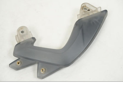 Framsidan på Vindrutefäste från en BMW F 650 CS -2002 motorcykel.