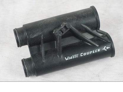 Framsidan på Tändspole Kåpa från en KTM 690 Duke -2015 motorcykel.