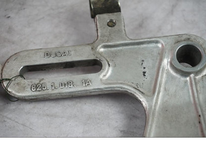 Baksidan på Bromsoksfäste från en Ducati Monster 600 -1998 motorcykel.