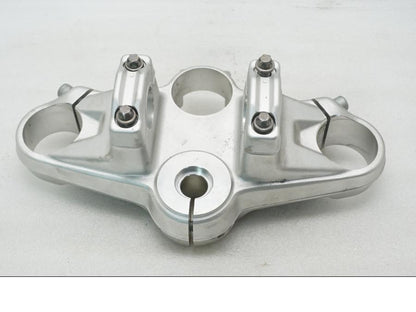 Baksidan på Gaffelkrona från en BMW F 800 R -2011 motorcykel.