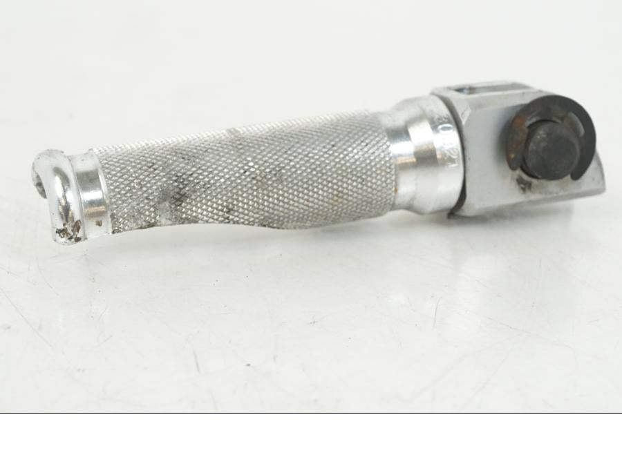 Baksidan på Fotpinne från en Kawasaki ZZR 1100 -1994 motorcykel.