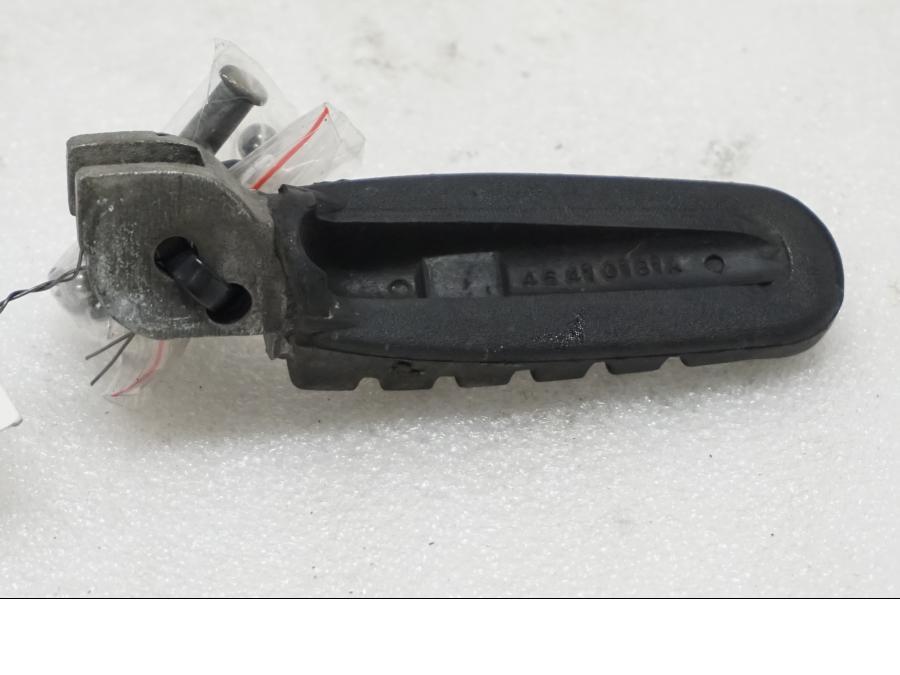 Baksidan på Fotpinne från en Ducati Monster 900 -1998 motorcykel.