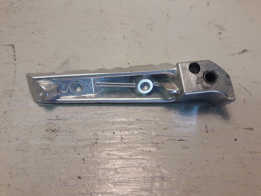 Baksidan på Fotpinne från en Yamaha WR 125 -2010 motorcykel.