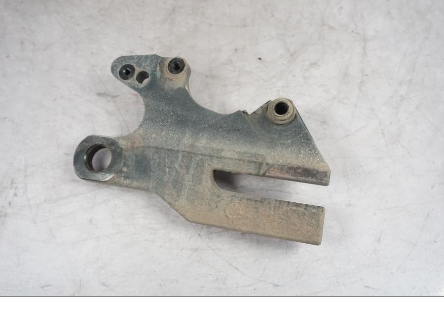 Framsidan på Bromsoksfäste från en Triumph Tiger Explorer -2016 motorcykel.