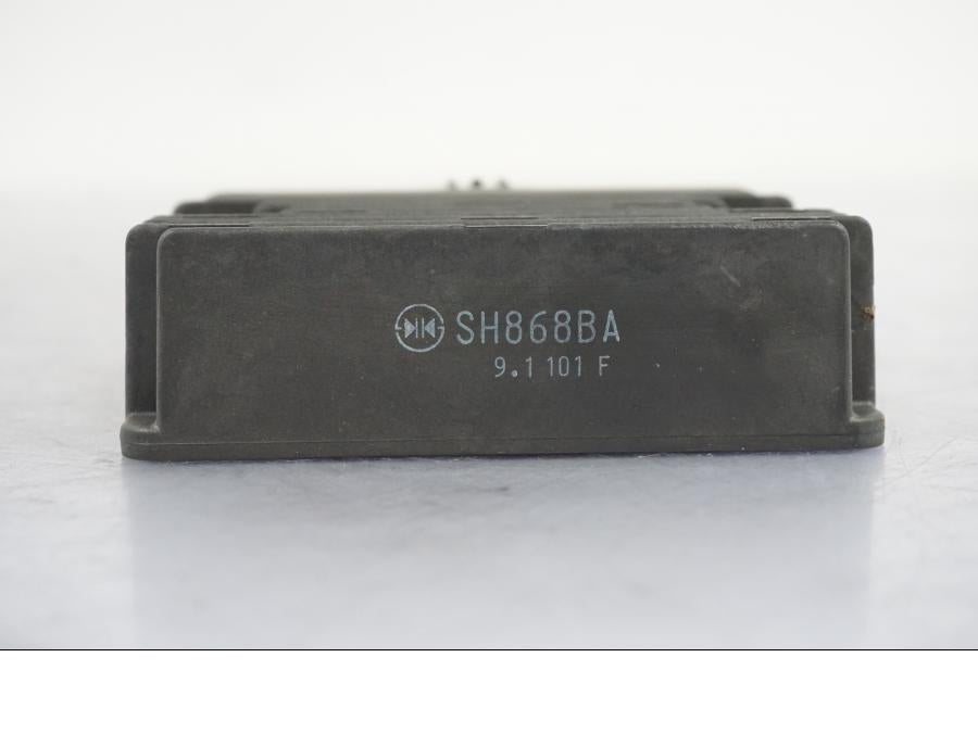 Höger sida på Likriktare från en Kawasaki Z 900 -2019 motorcykel.