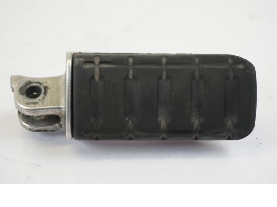 Baksidan på Fotpinne från en Honda NT 700 -2008 motorcykel.