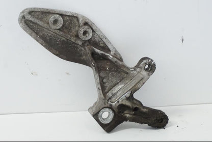 Baksidan på Fotpinnefäste från en Yamaha YZF 1000 R -1997 motorcykel.