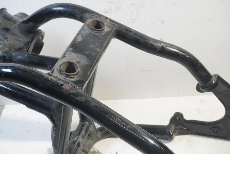 Höger sida på Sving från en Yamaha XVS 650 -1997 motorcykel.