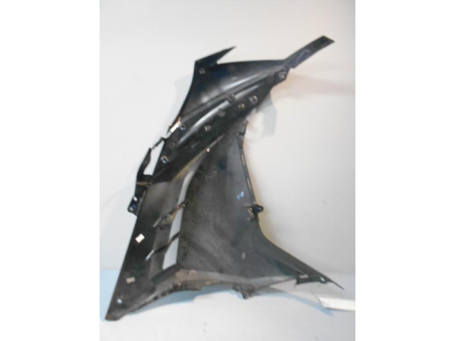 Höger sida på Sidkåpa från en Kawasaki Ninja 300 -2013 motorcykel.