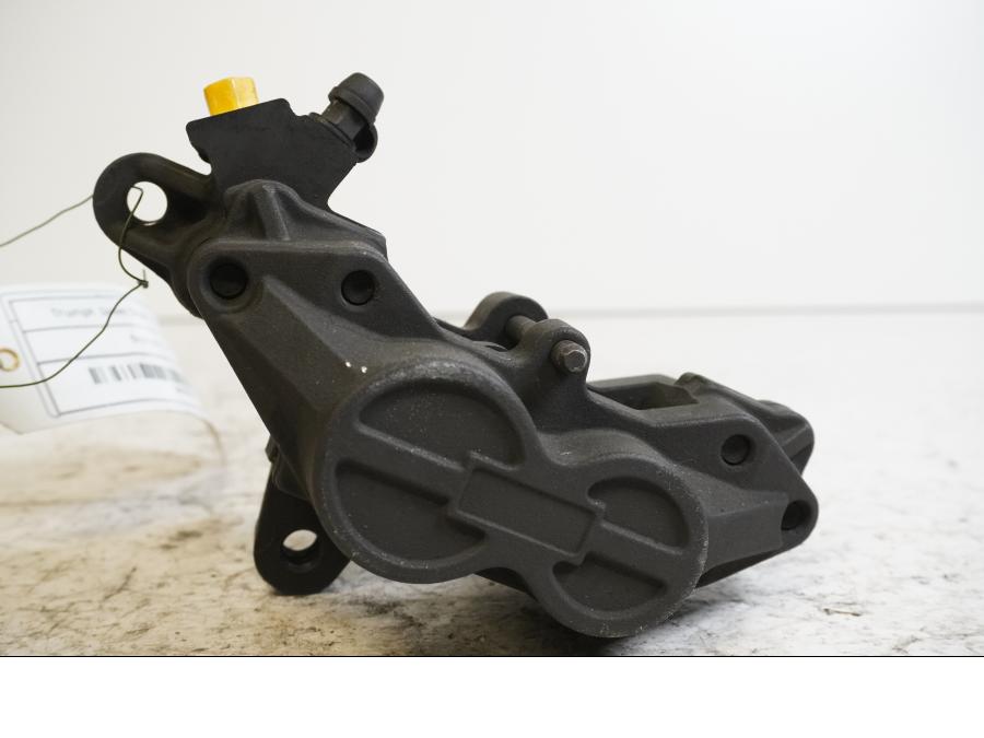 Baksidan på Bromsok från en Triumph Speed Triple -2001 motorcykel.