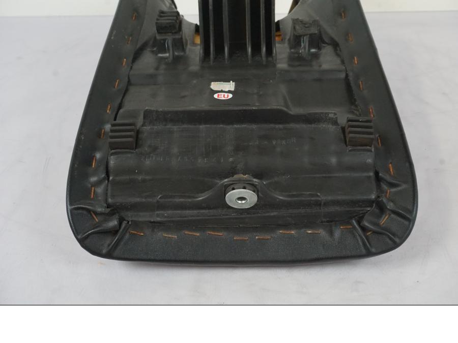 Extrabild3 på Sadel från en Honda CBR 125 R -2006 motorcykel.