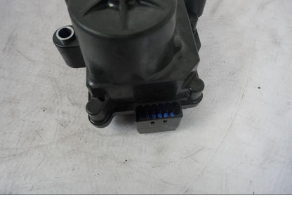 Extrabild1 på Avgasspjällmotor från en KTM 1290 Super Duke R -2021 motorcykel.